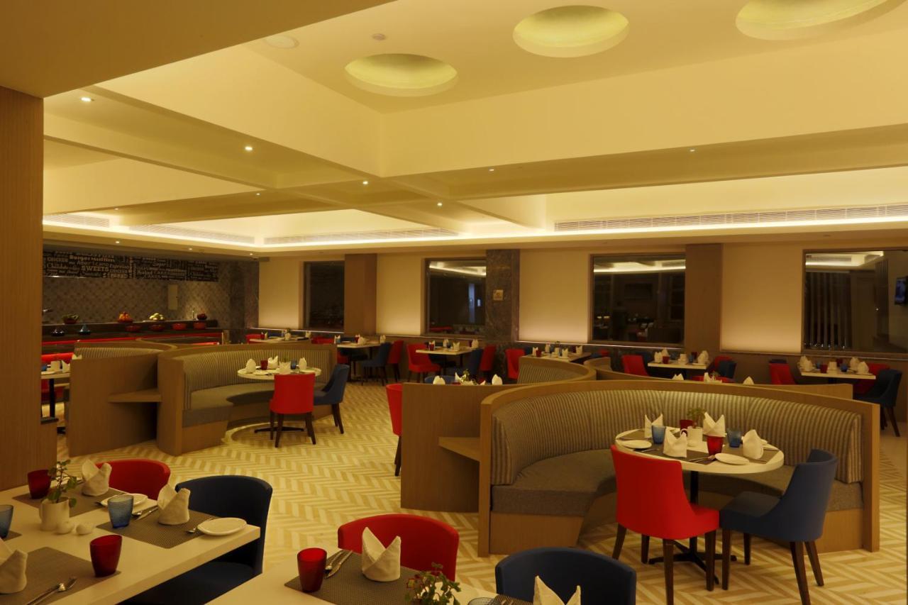 Ramada Plaza By Wyndham Lucknow Hotel Exterior photo