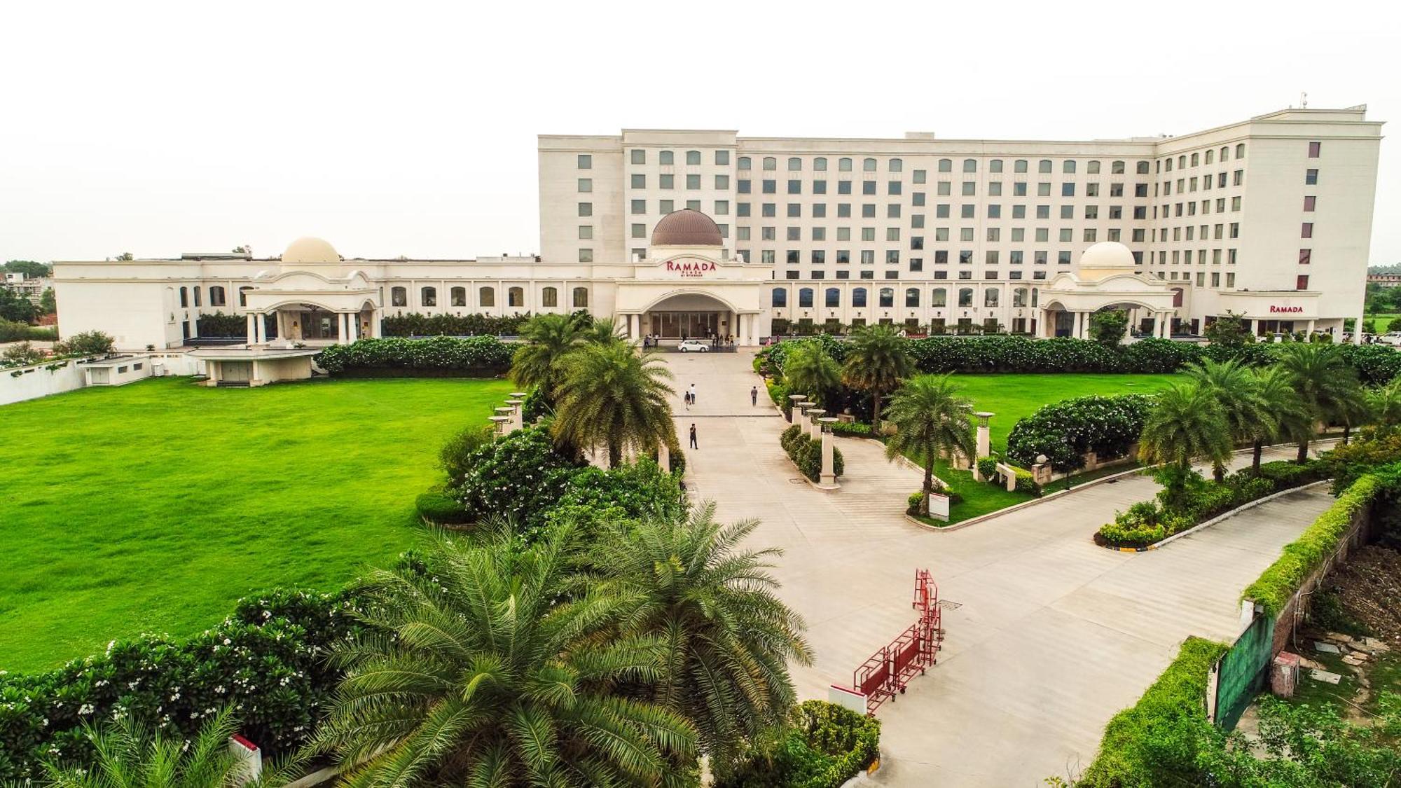 Ramada Plaza By Wyndham Lucknow Hotel Exterior photo