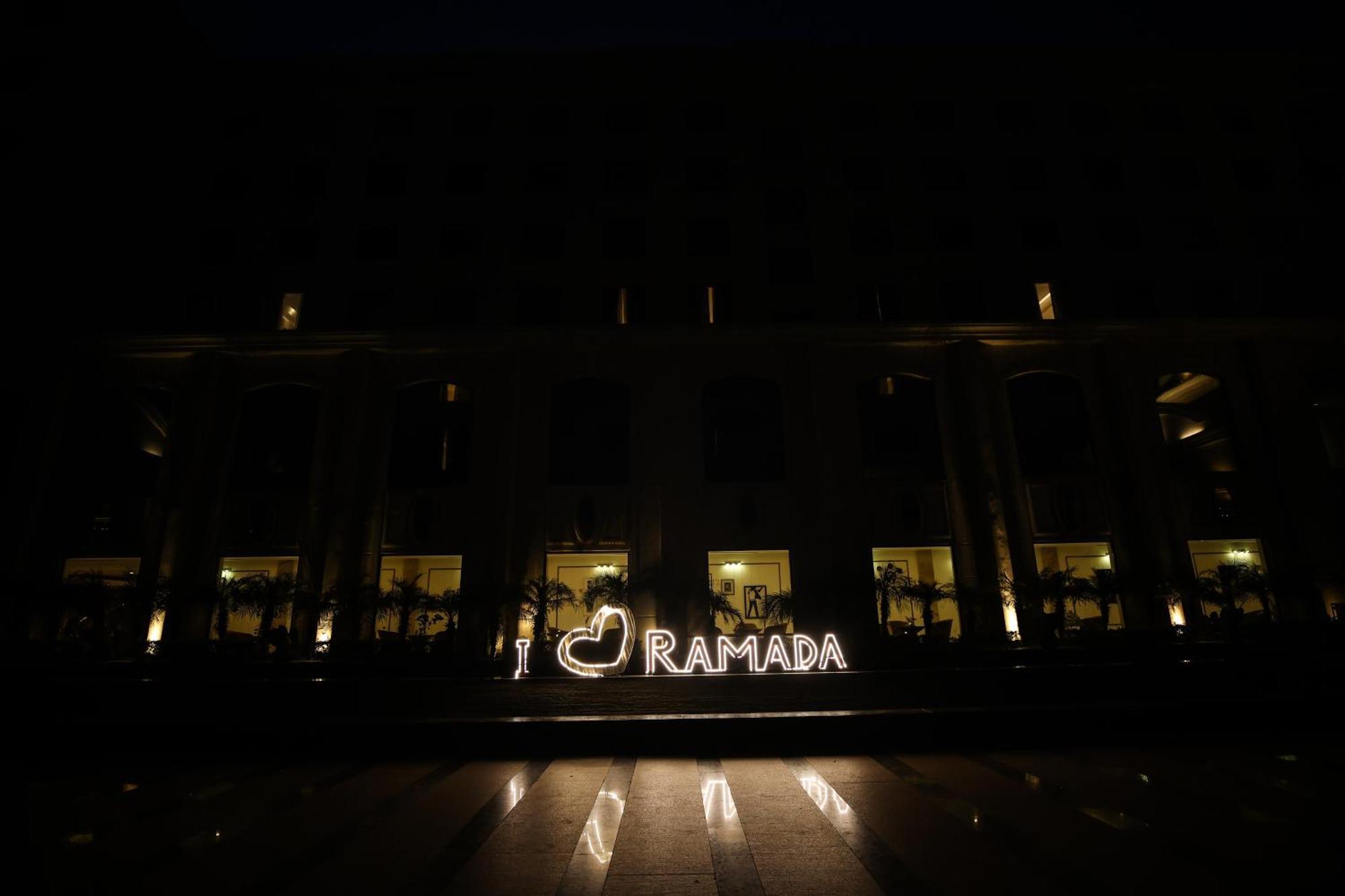 Ramada Plaza By Wyndham Lucknow Hotel Exterior photo