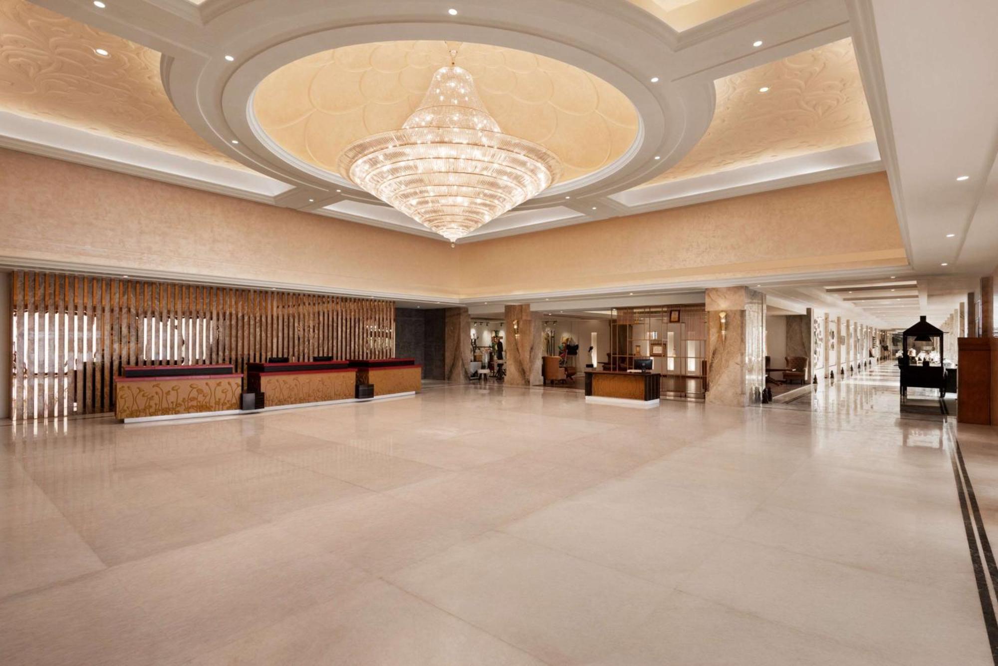 Ramada Plaza By Wyndham Lucknow Hotel Exterior photo