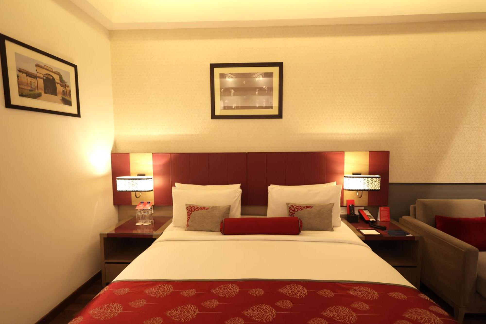 Ramada Plaza By Wyndham Lucknow Hotel Exterior photo