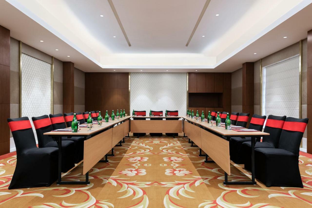 Ramada Plaza By Wyndham Lucknow Hotel Exterior photo